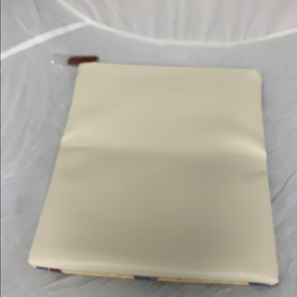 Rachel Pally Clutch. New.  Floral Print. Zipper - Picture 3 of 5